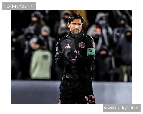 球迷视角下绿茵传奇巨星风采与激情碰撞全景解读